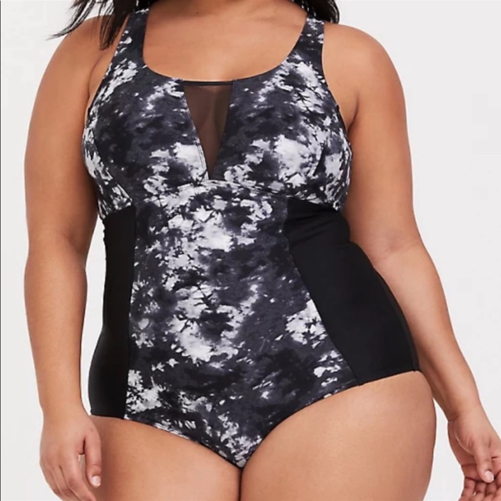 Torrid size 2 swimsuit